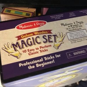 Melissa Doug- Deluxe Magic Set (used)